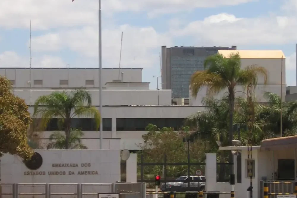 PF investiga ameaças à Embaixada dos Estados Unidos.