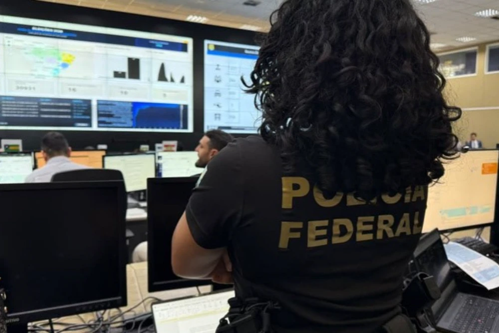 A Polícia Federal atua, em todo o território nacional, na prevenção e repressão a crimes eleitorais